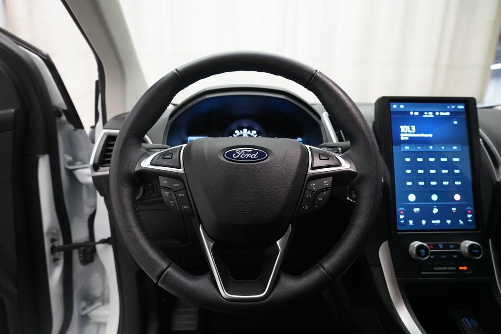 Used 2023 Ford Edge SEL w/ Convenience Package AWD/4WD image 4