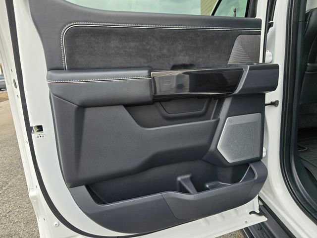 Used 2023 Ford F150 Lightning Platinum image 29