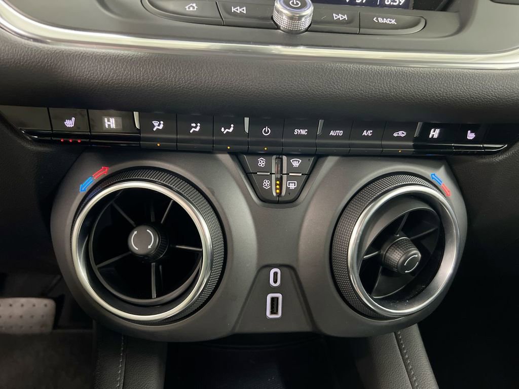 Used 2022 Chevrolet Blazer LT image 16