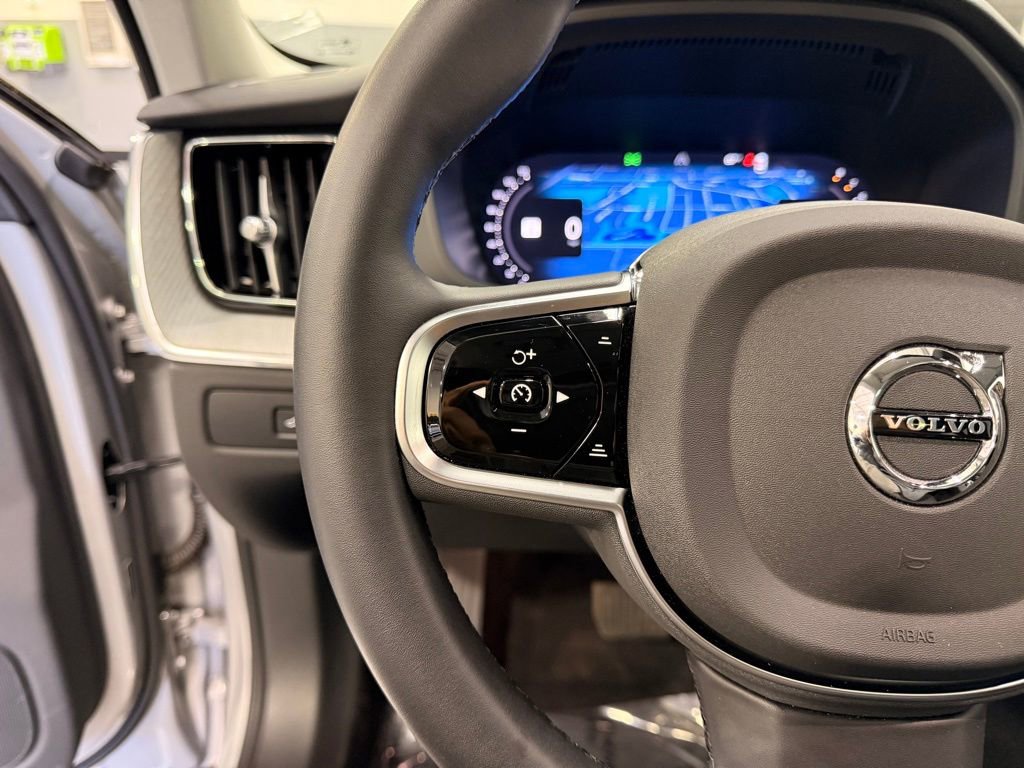 Used 2025 Volvo XC60 B5 Plus w/ Climate Package image 13