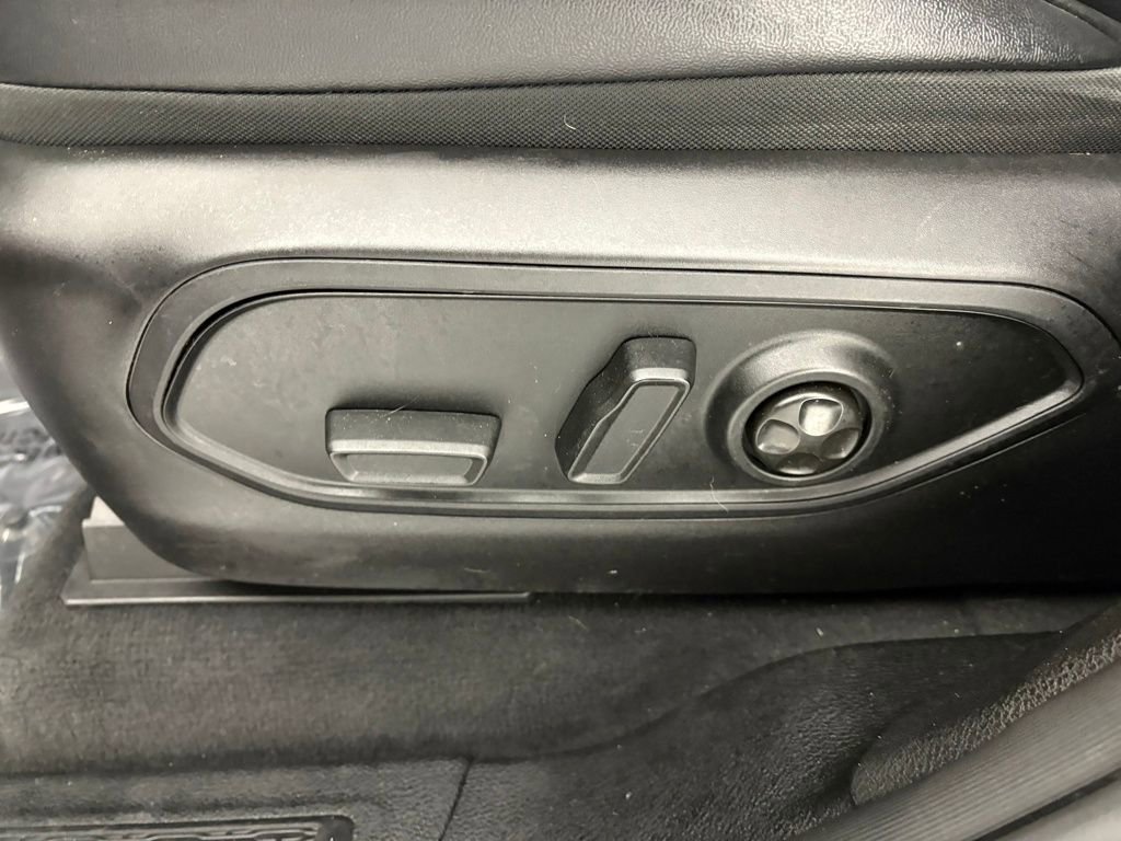 Used 2022 Jeep Grand Cherokee L Limited image 16