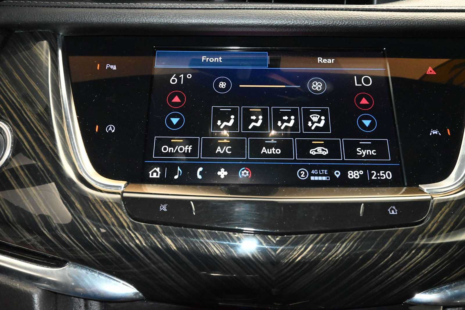 Used 2022 Cadillac XT6 Premium Luxury AWD/4WD image 15