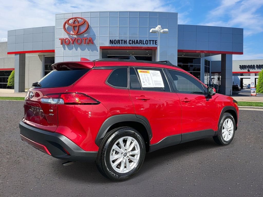 Used 2022 Toyota Corolla Cross LE AWD/4WD image 8