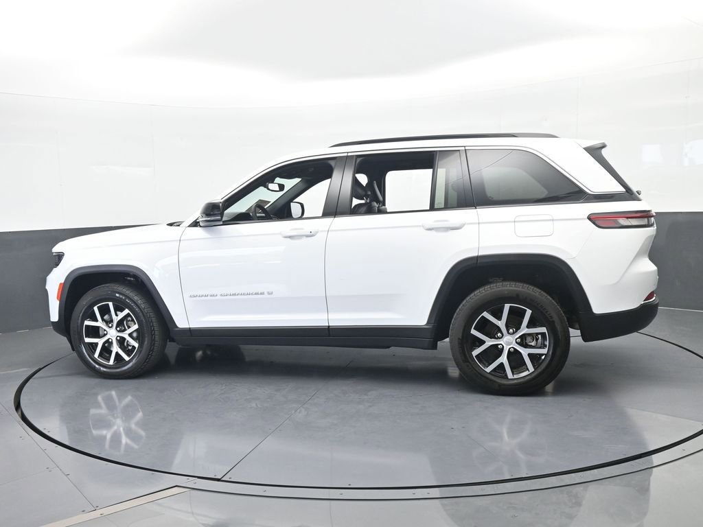 Used 2024 Jeep Grand Cherokee Limited RWD image 3