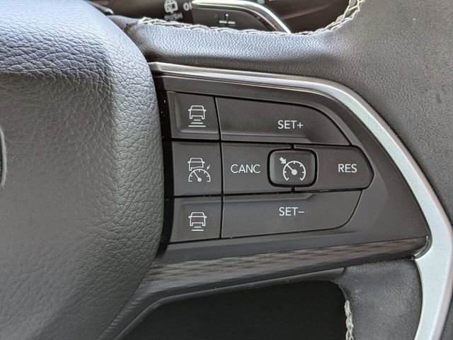 Used 2024 Jeep Grand Cherokee Altitude image 33