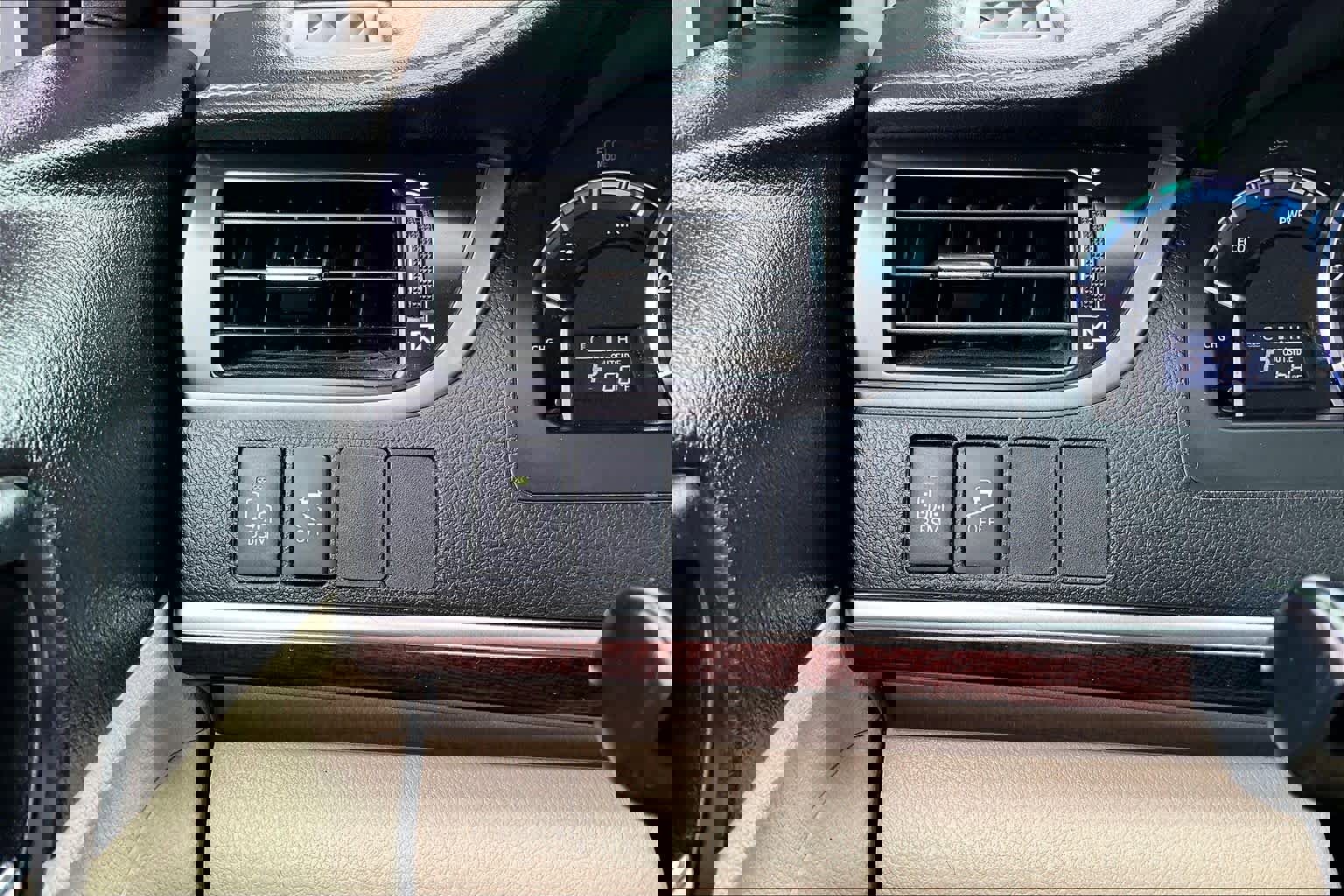 Used 2012 Toyota Camry XLE w/ Leather Pkg FWD image 34