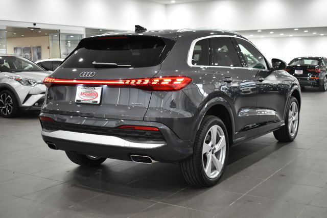 Used 2025 Audi Q5 Premium Plus w/ Premium Plus AWD/4WD image 11