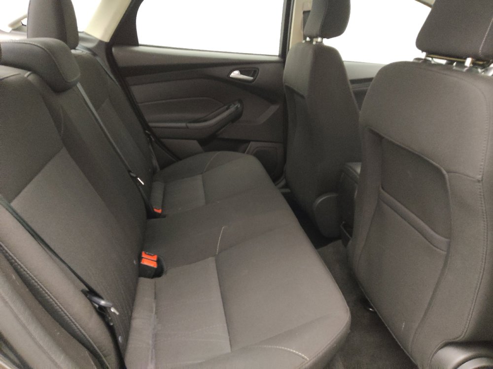 Used 2018 Ford Focus SE FWD image 19