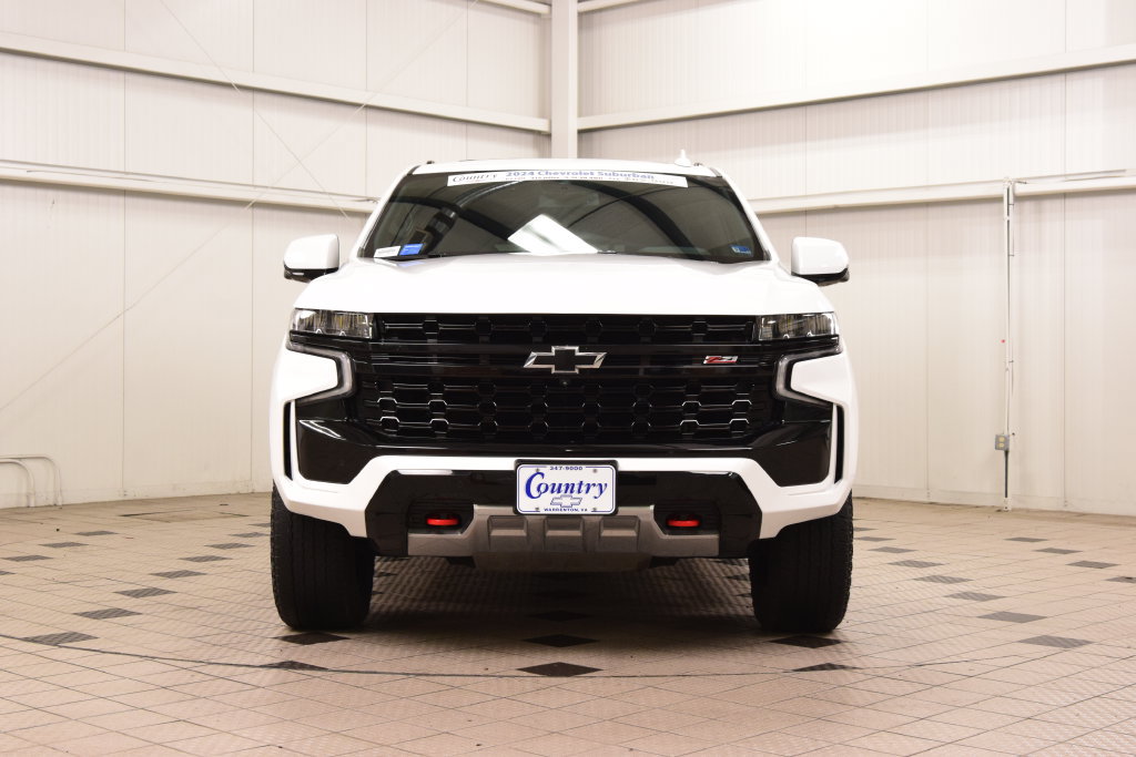 Used 2024 Chevrolet Suburban Z71 w/ Luxury Package AWD/4WD image 2