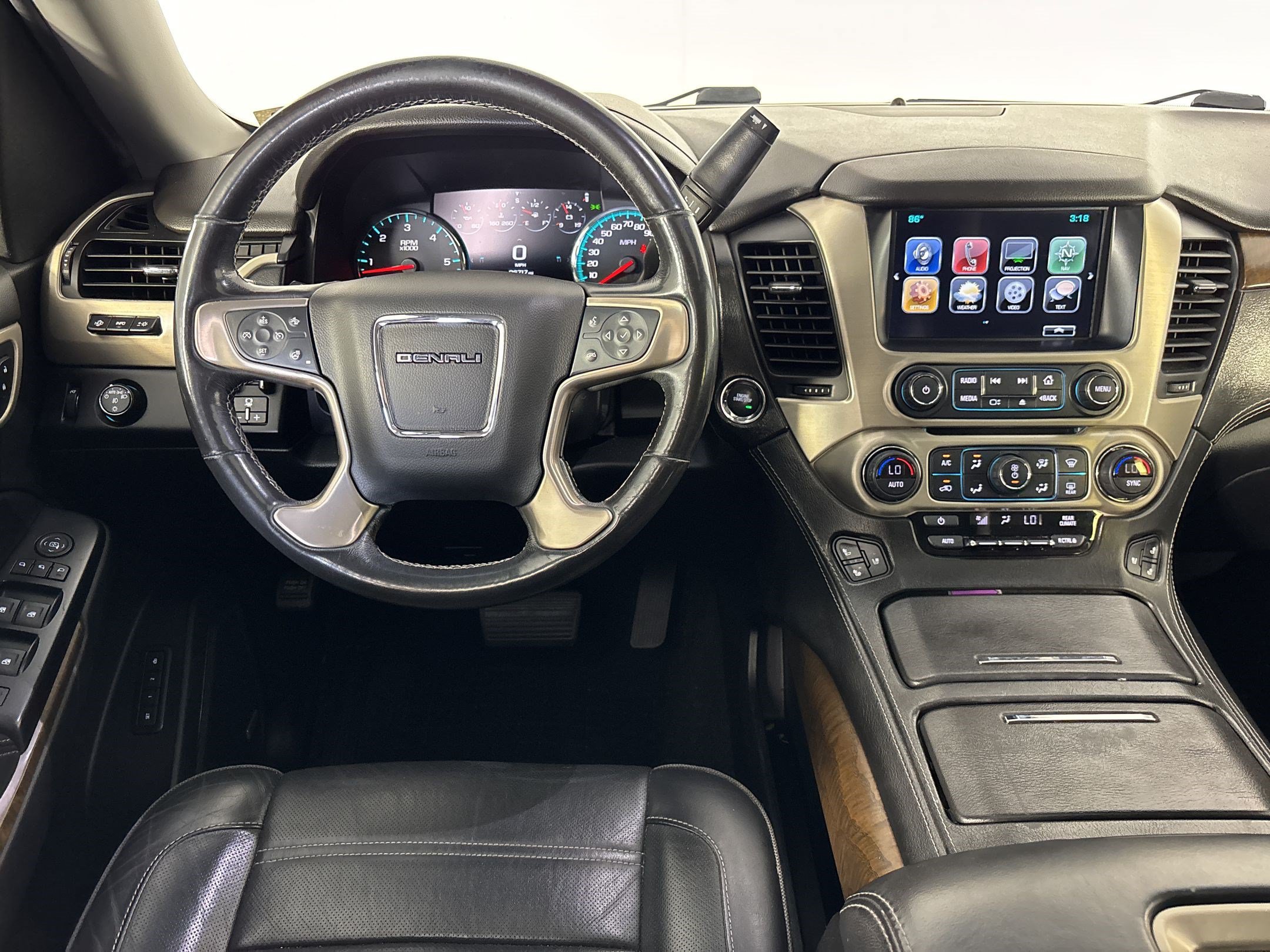 Used 2018 GMC Yukon Denali w/ Denali Ultimate Package RWD image 30