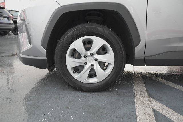Certified 2020 Toyota RAV4 LE w/ All Weather Liner Package AWD/4WD image 36