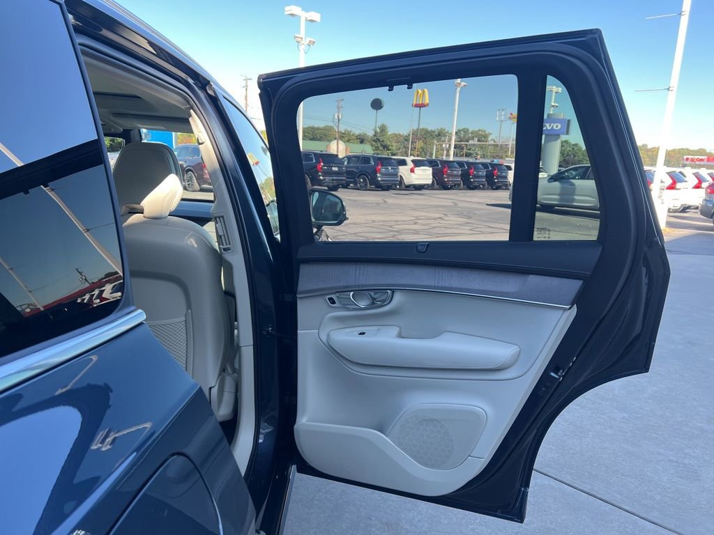 New 2026 Volvo XC90 B6 Ultra w/ Protection Package image 36