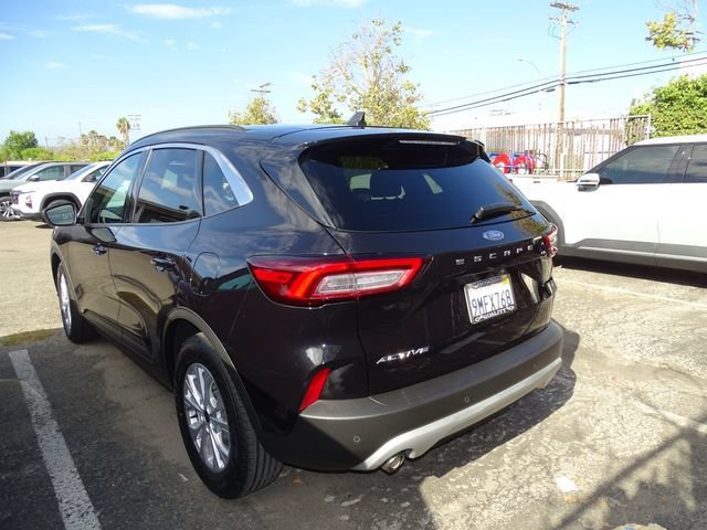 Used 2023 Ford Escape Active w/ Tech Pack #1 FWD image 2