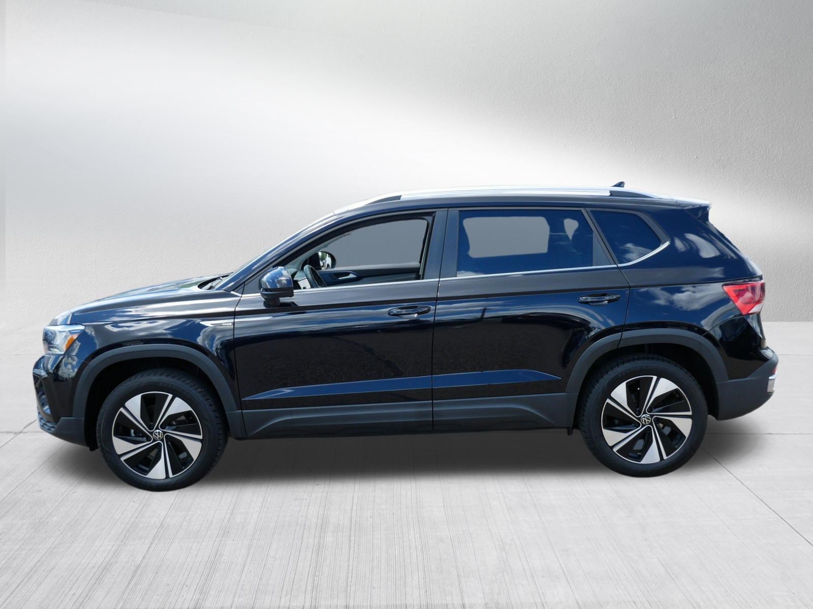 Used 2024 Volkswagen Taos SE AWD/4WD image 4