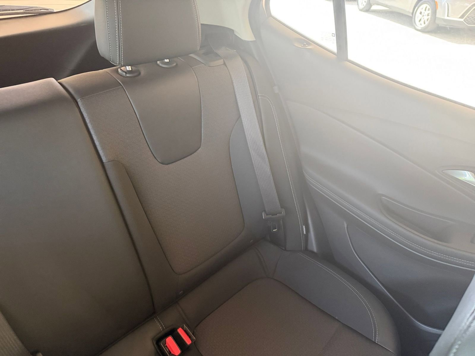 Used 2025 Buick Encore GX Preferred FWD image 36