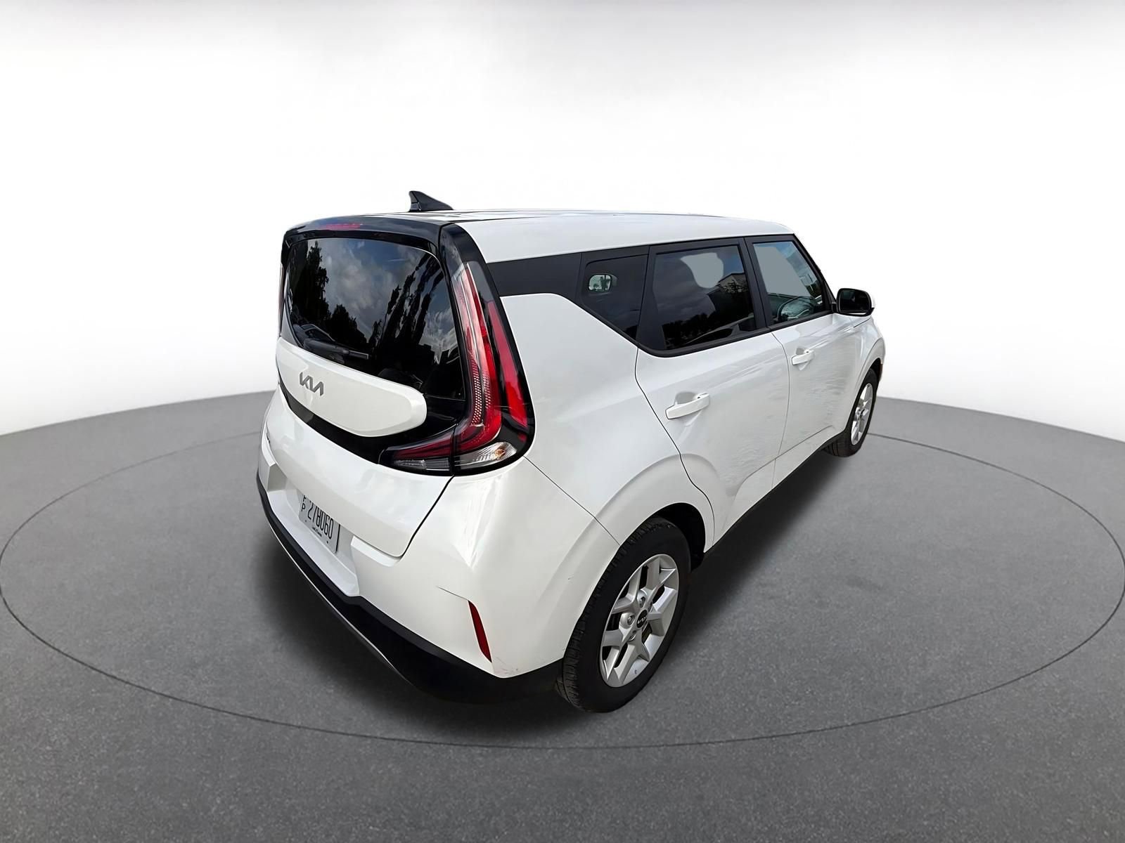 Used 2025 Kia Soul LX w/ LX Technology Package image 6