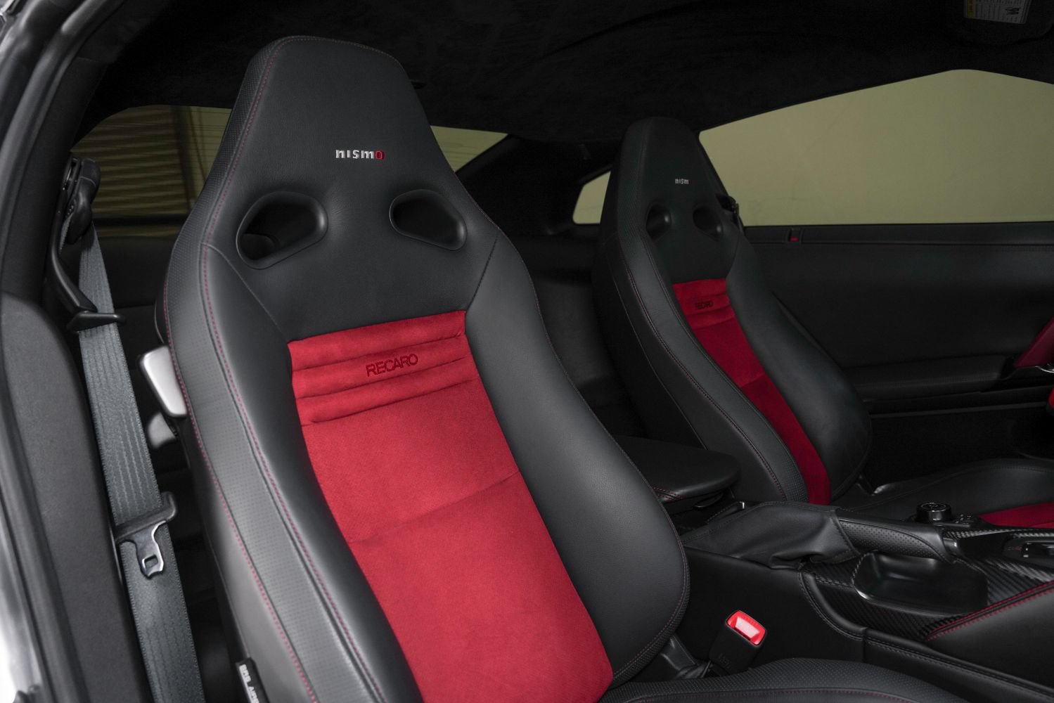 Used 2018 Nissan GT-R NISMO AWD/4WD image 28