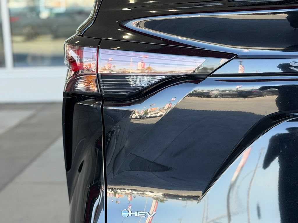 New 2026 Toyota Sienna XLE FWD image 10