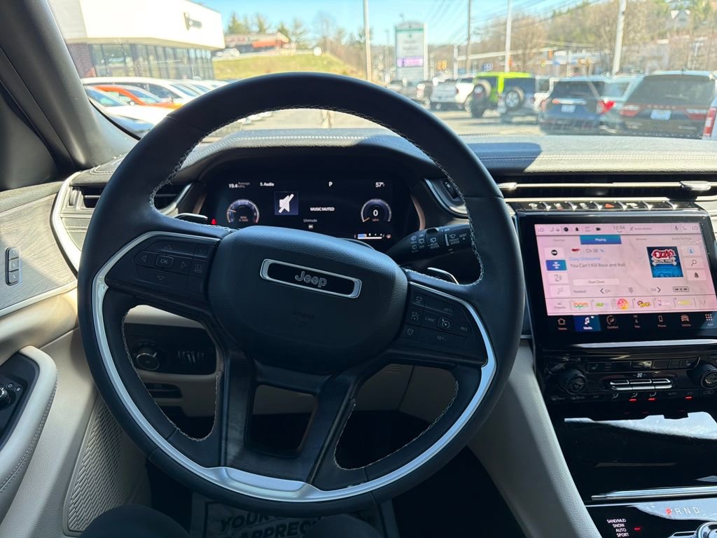 Used 2023 Jeep Grand Cherokee Limited image 9