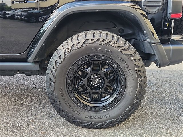 Used 2023 Jeep Wrangler Unlimited Rubicon w/ LED Lighting Group image 32