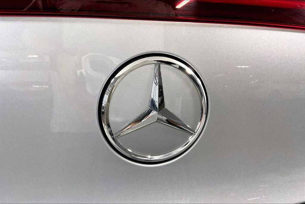 Used 2022 Mercedes-Benz EQS 580 4MATIC Sedan image 30