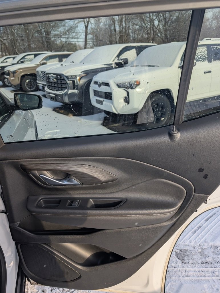 Used 2022 GMC Terrain SLT image 18