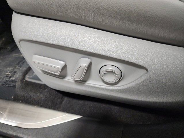 Used 2024 Toyota Highlander Platinum image 23
