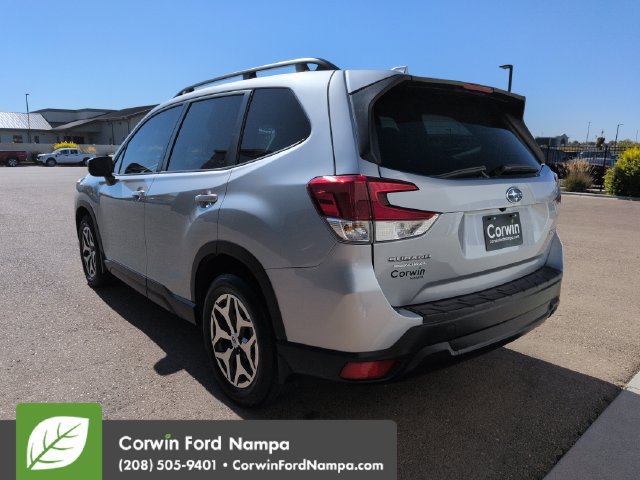 Used 2023 Subaru Forester Premium AWD/4WD image 5