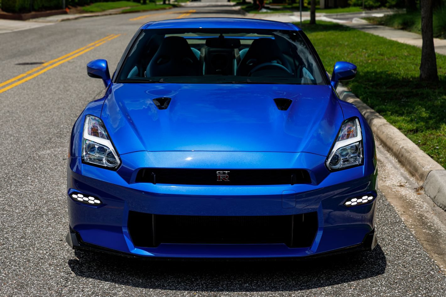 Used 2024 Nissan GT-R AWD/4WD image 4