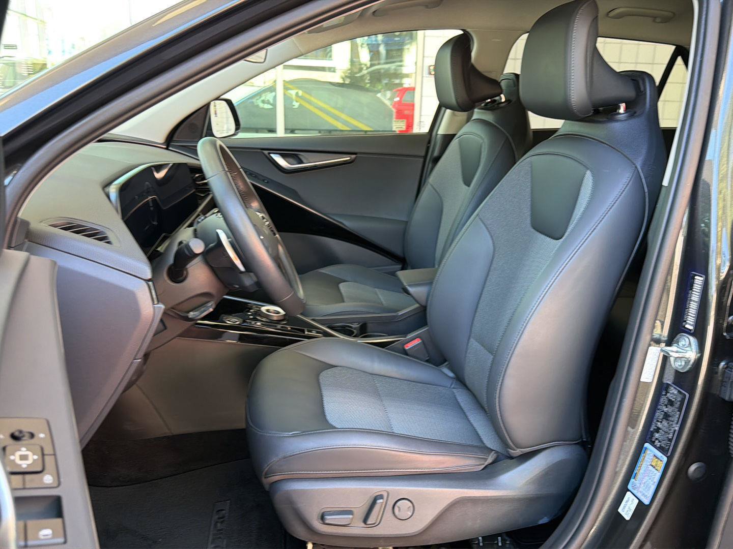 Used 2023 Kia Niro Wind FWD image 16