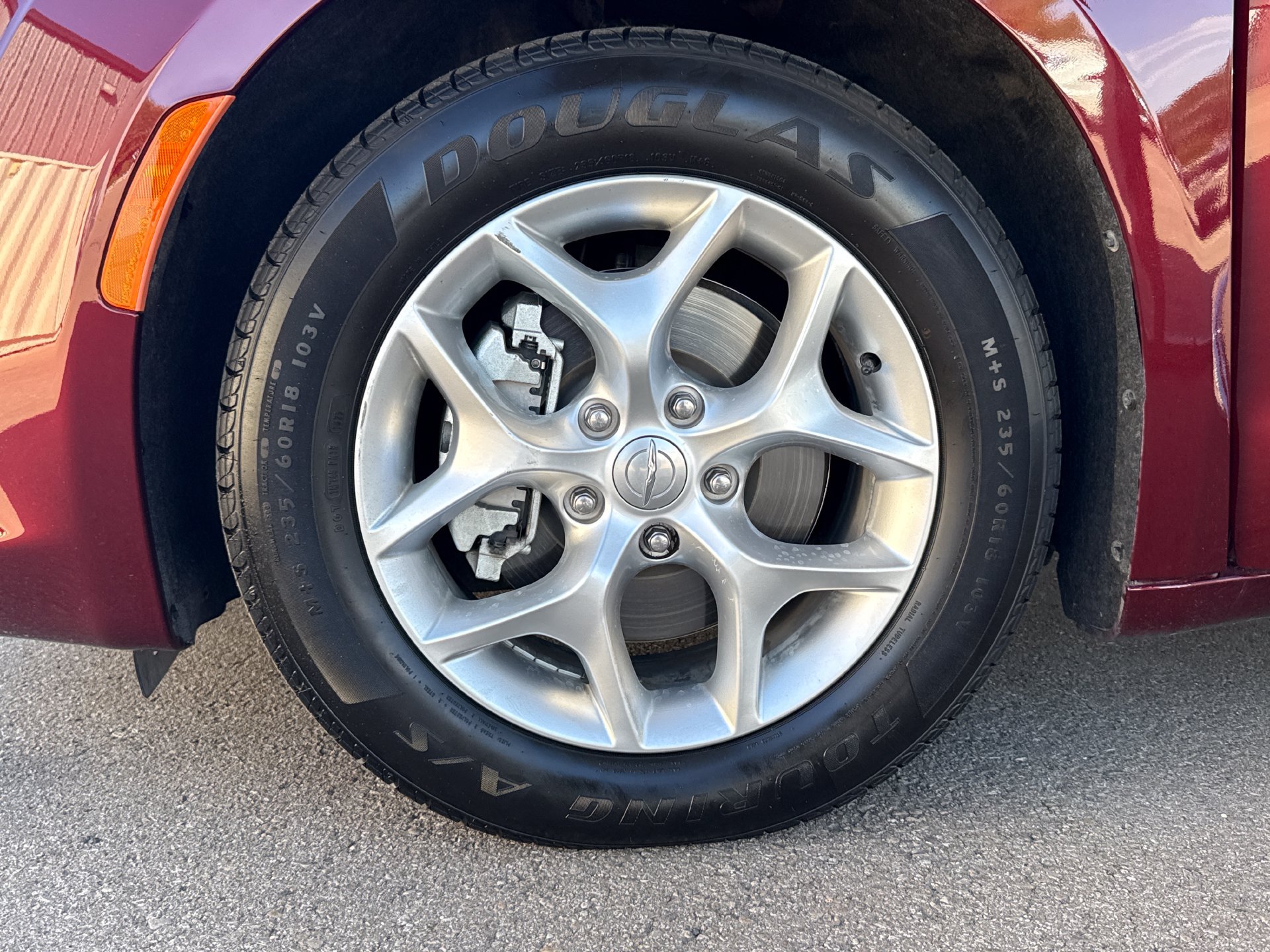 Used 2020 Chrysler Pacifica Touring-L Plus w/ Tire & Wheel Group FWD image 17