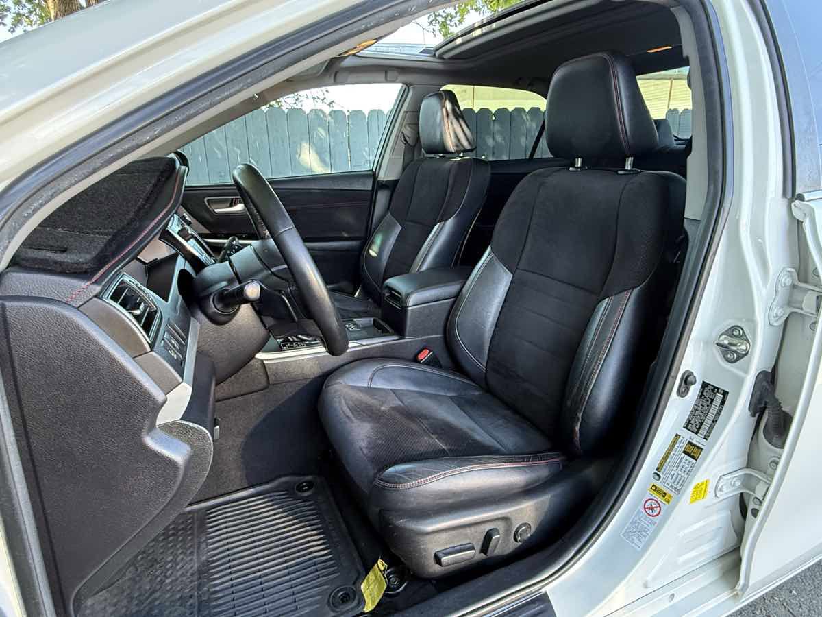 Used 2015 Toyota Camry XSE w/ Moonroof Package image 4