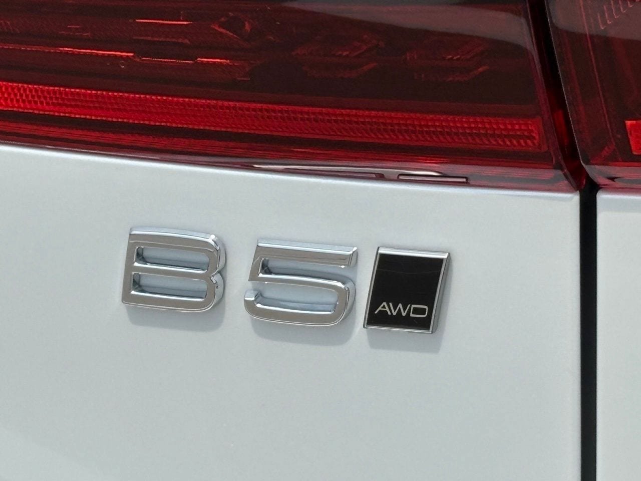 New 2026 Volvo XC60 B5 Ultra w/ Protection Package Premier AWD/4WD image 9