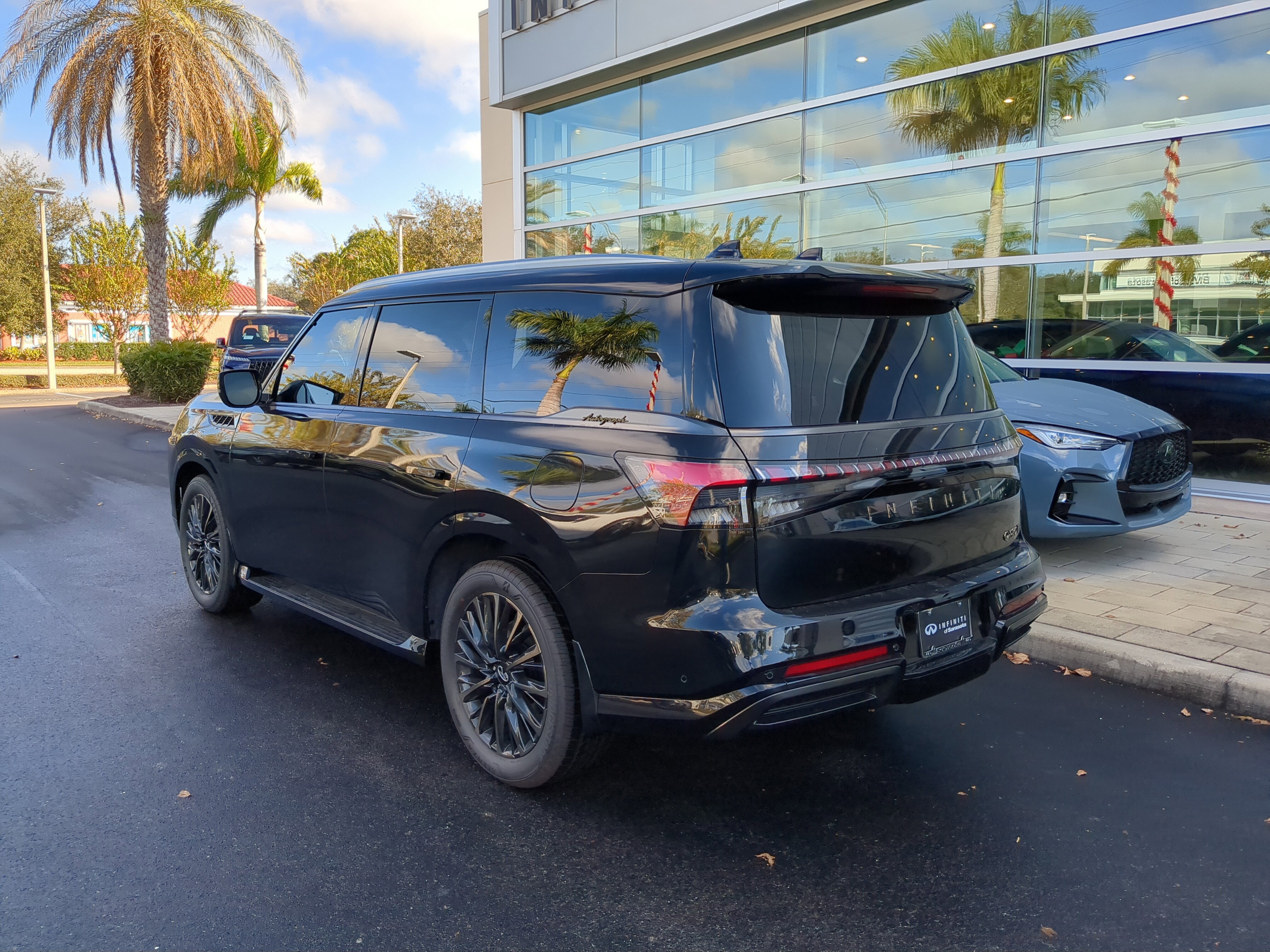 New 2026 INFINITI QX80 Autograph w/ Premium Cargo Package image 6