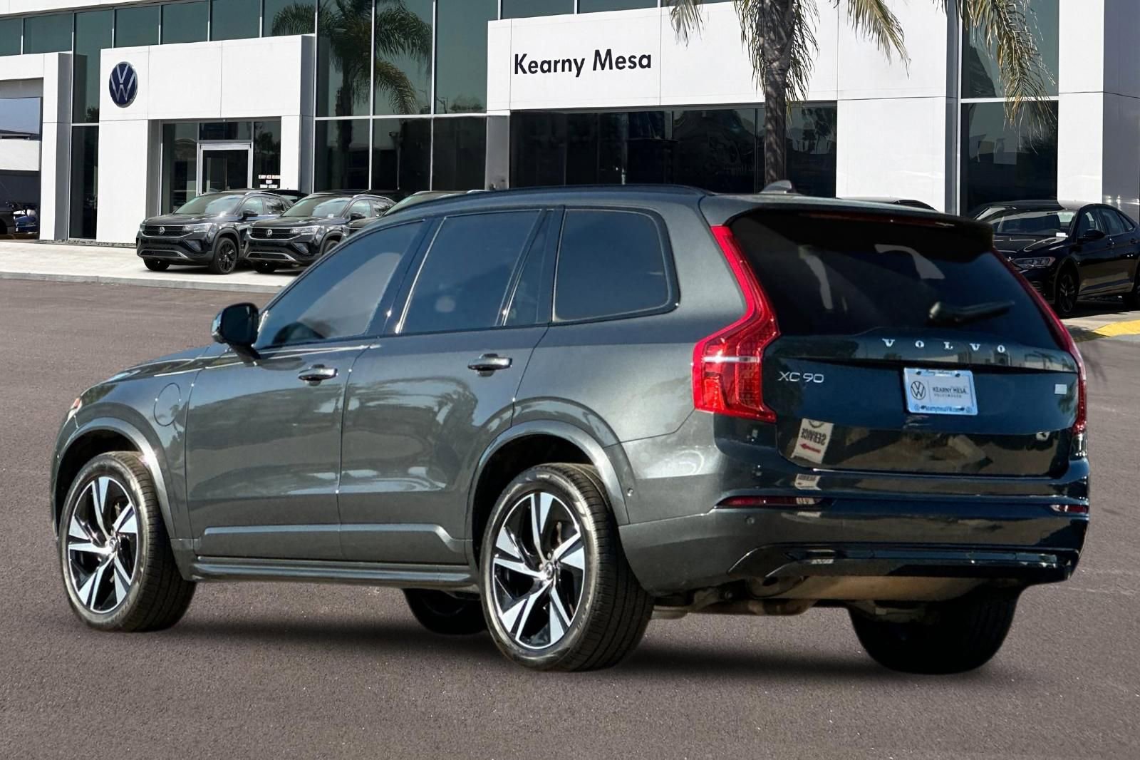 Used 2022 Volvo XC90 T8 R-Design w/ Advanced Package image 6