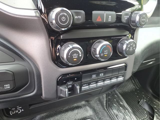 New 2026 RAM 4500 4x4 Crew Cab DRW image 17