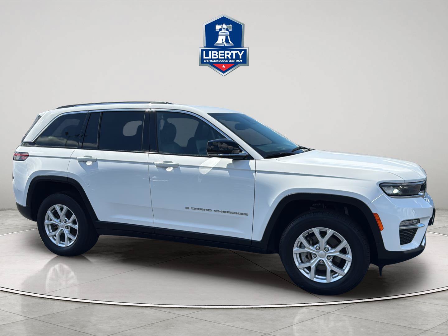 Certified 2023 Jeep Grand Cherokee Limited AWD/4WD image 14