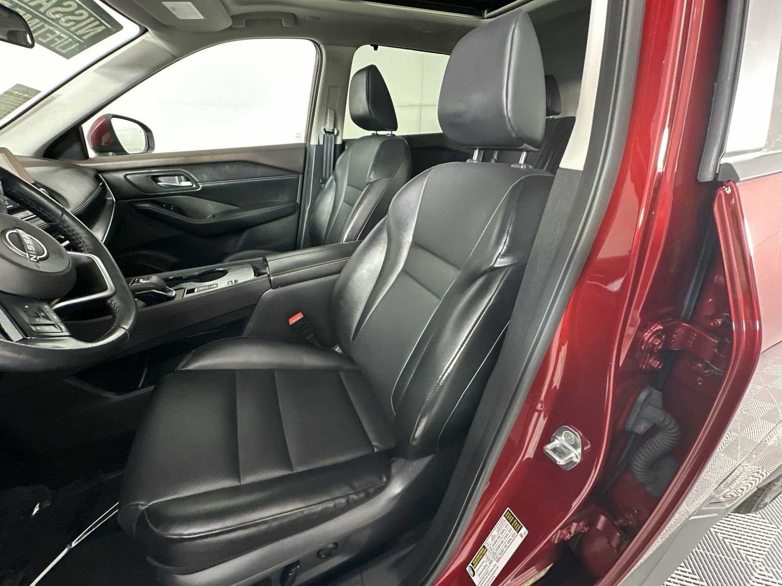Certified 2022 Nissan Rogue SV w/ SV Premium Package FWD image 11