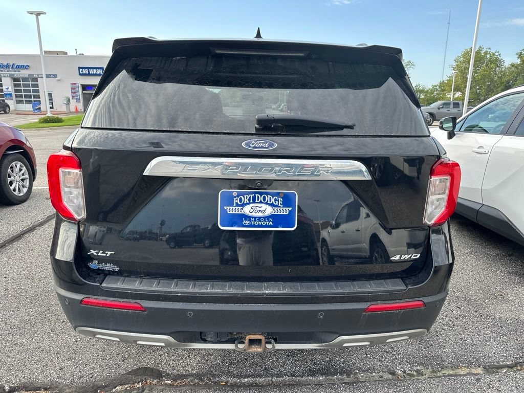 Used 2021 Ford Explorer XLT AWD/4WD image 3