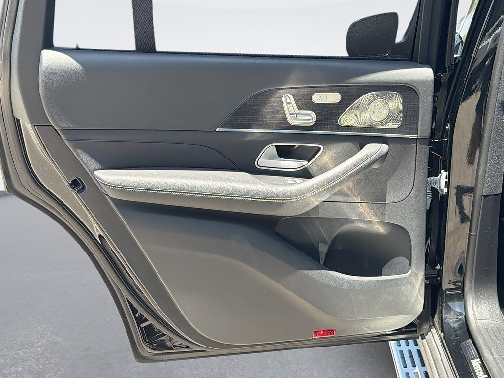 Used 2023 Mercedes-Benz GLS 580 4MATIC image 25