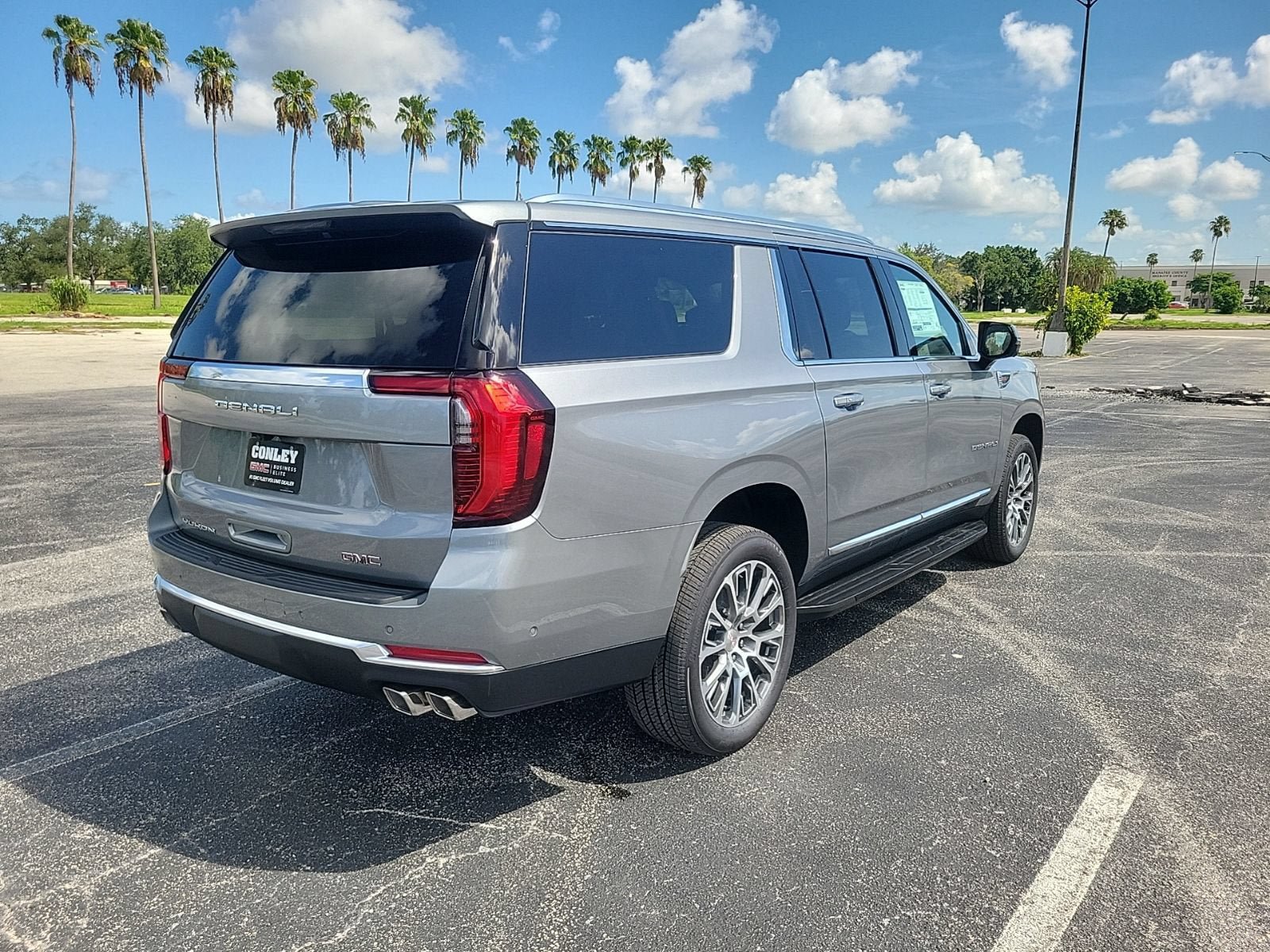 New 2026 GMC Yukon XL Denali RWD image 5