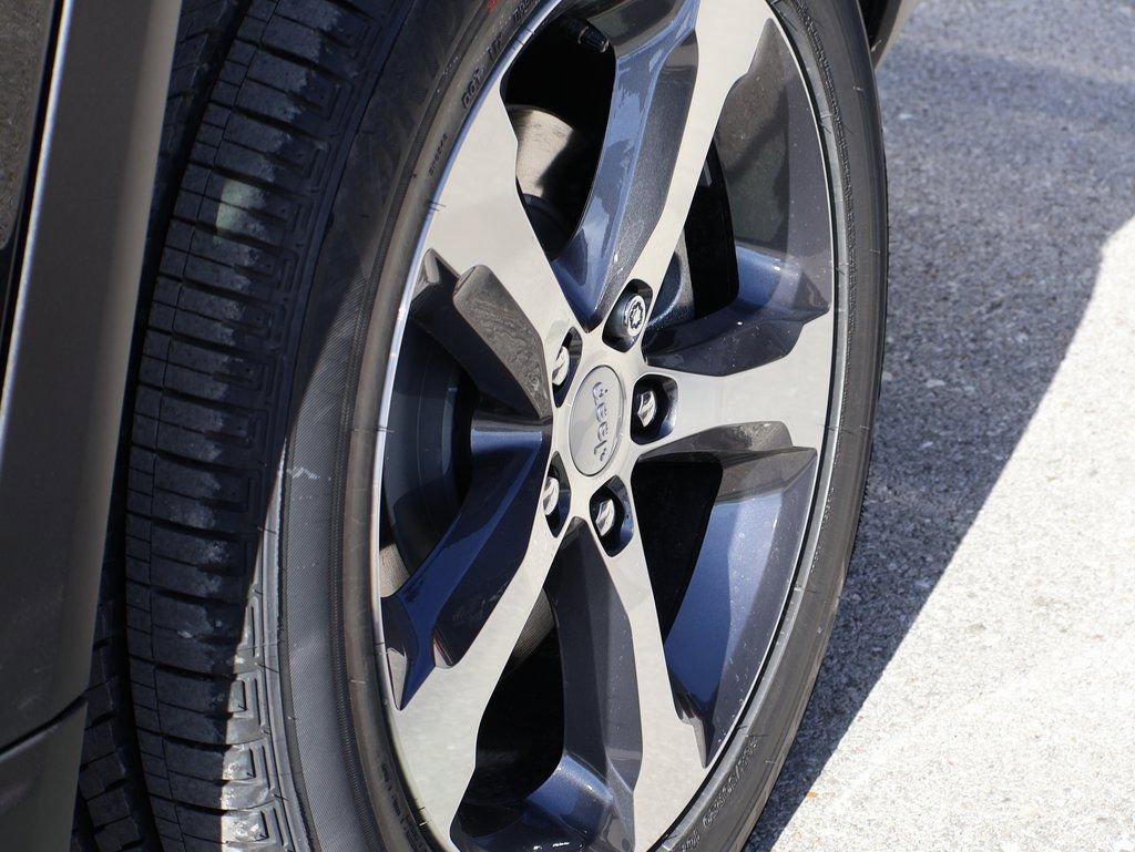 New 2026 Jeep Grand Cherokee L Limited w/ Trailer Tow Package image 40