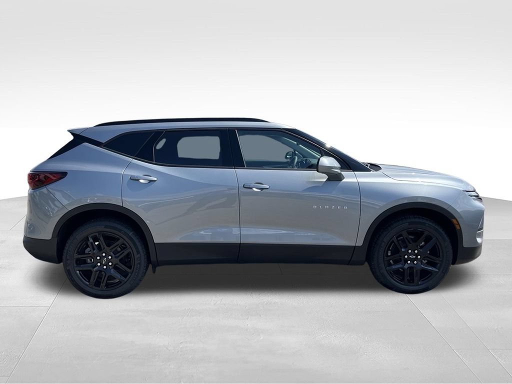 New 2026 Chevrolet Blazer LT w/ Convenience Package AWD/4WD image 4