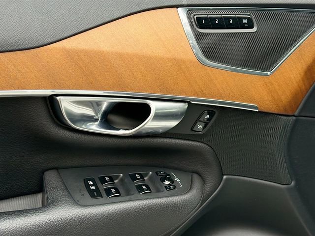 Used 2021 Volvo XC90 T6 Momentum w/ Climate Package image 20