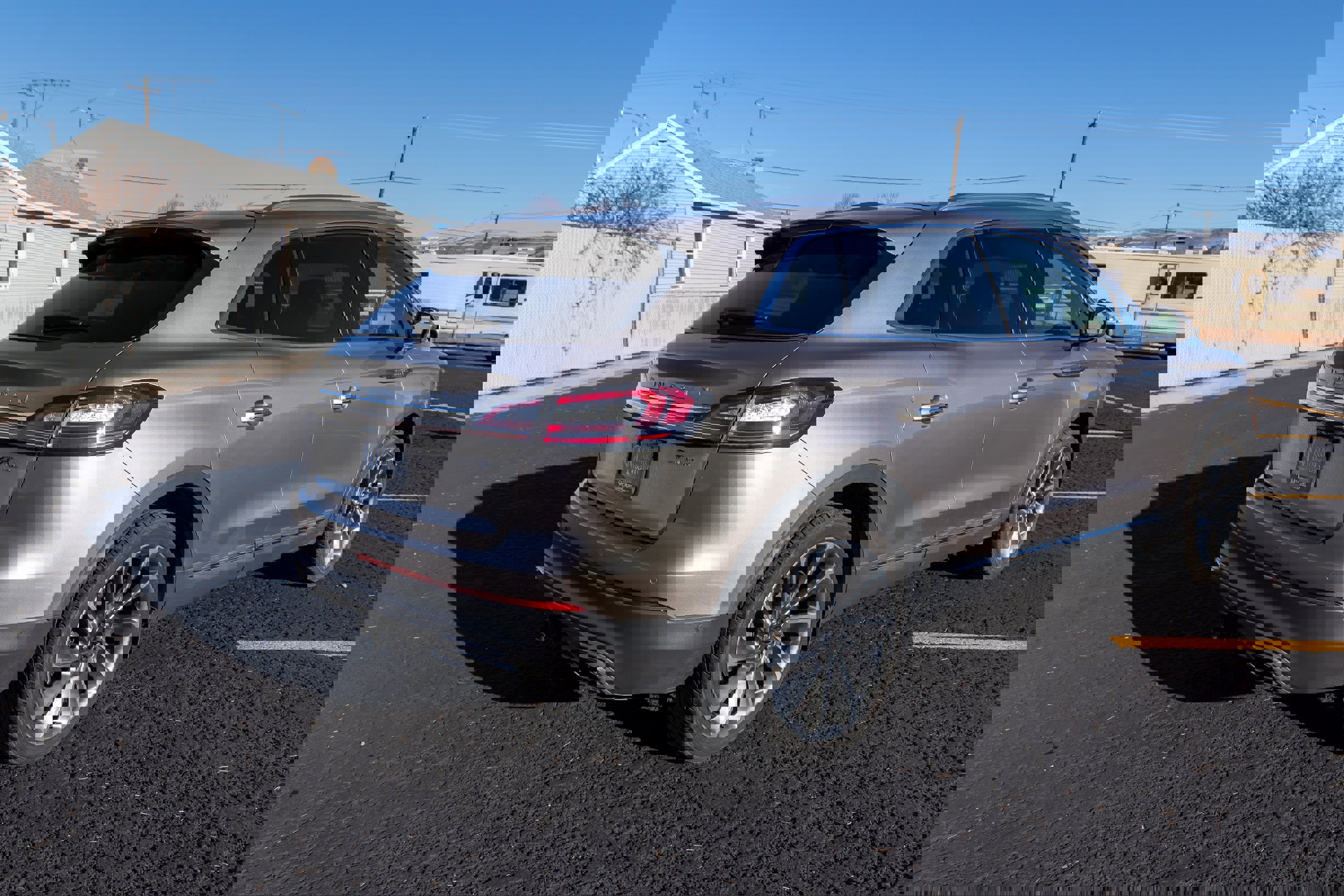 Used 2020 Lincoln Nautilus Reserve w/ Equipment Group 202A image 3