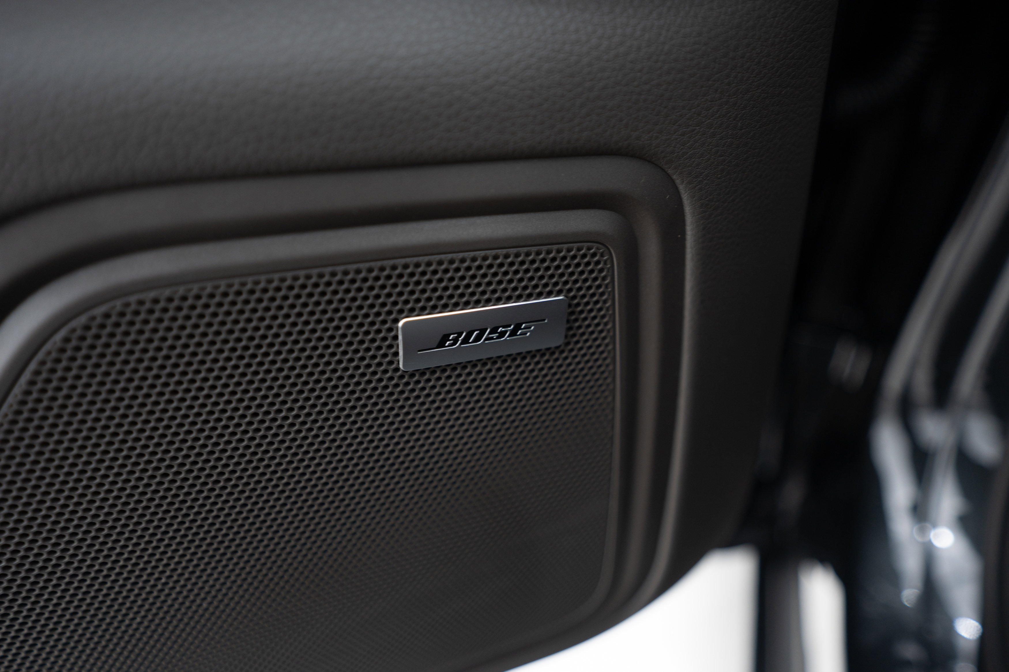 Certified 2025 Porsche Macan image 17