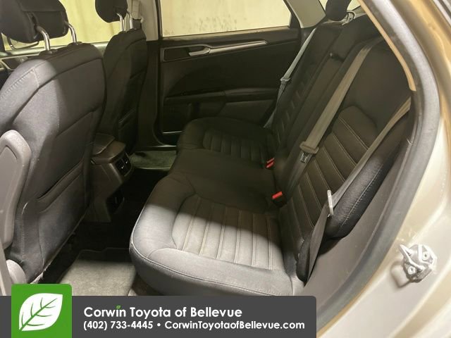 Used 2015 Ford Fusion SE image 25