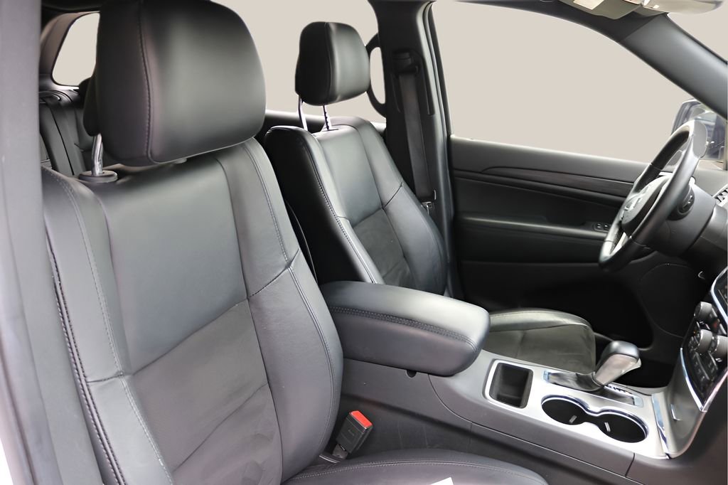 Used 2022 Jeep Grand Cherokee Laredo X RWD image 20
