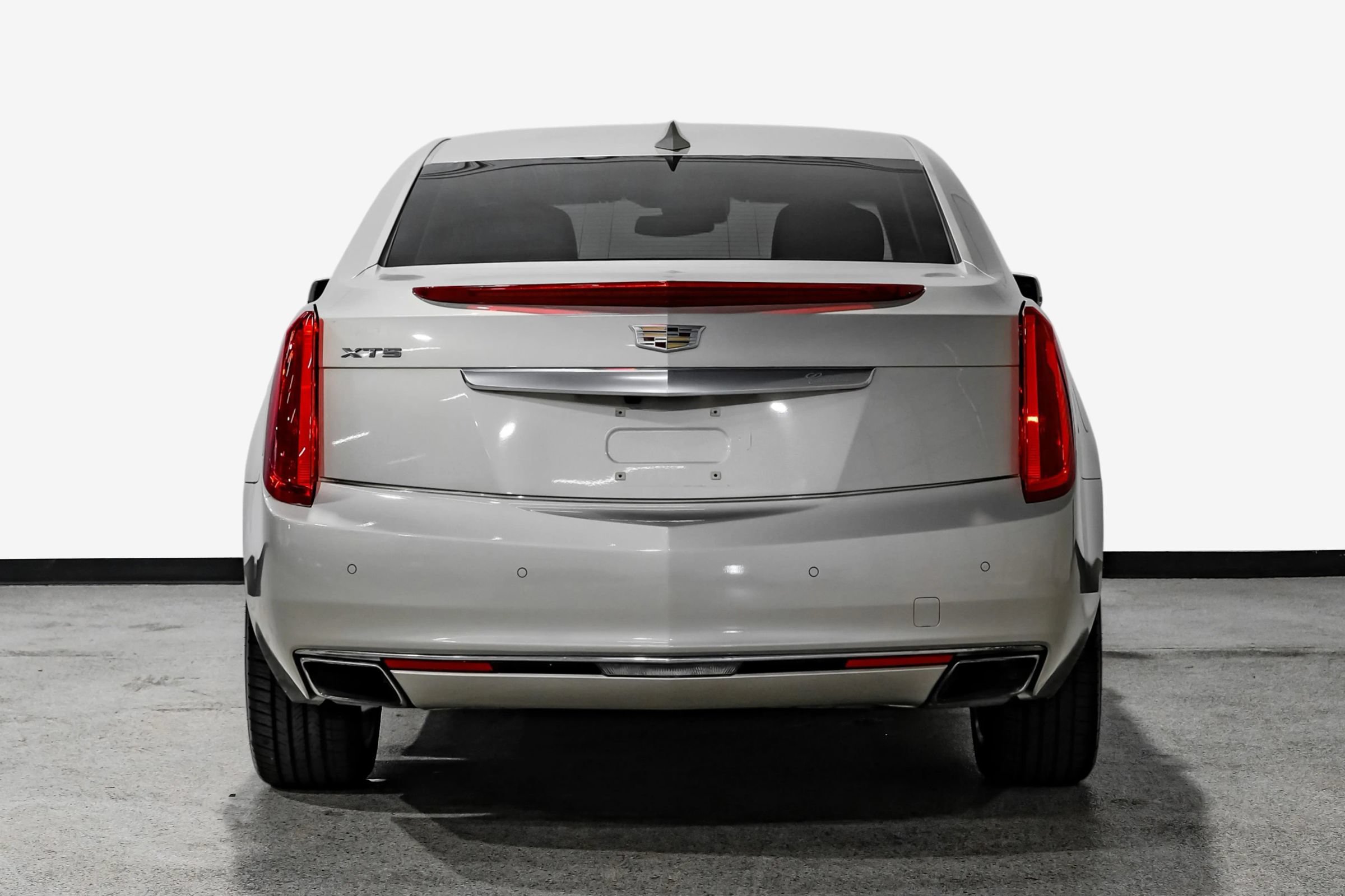 Used 2016 Cadillac XTS Luxury w/ Driver Awareness Package FWD image 7