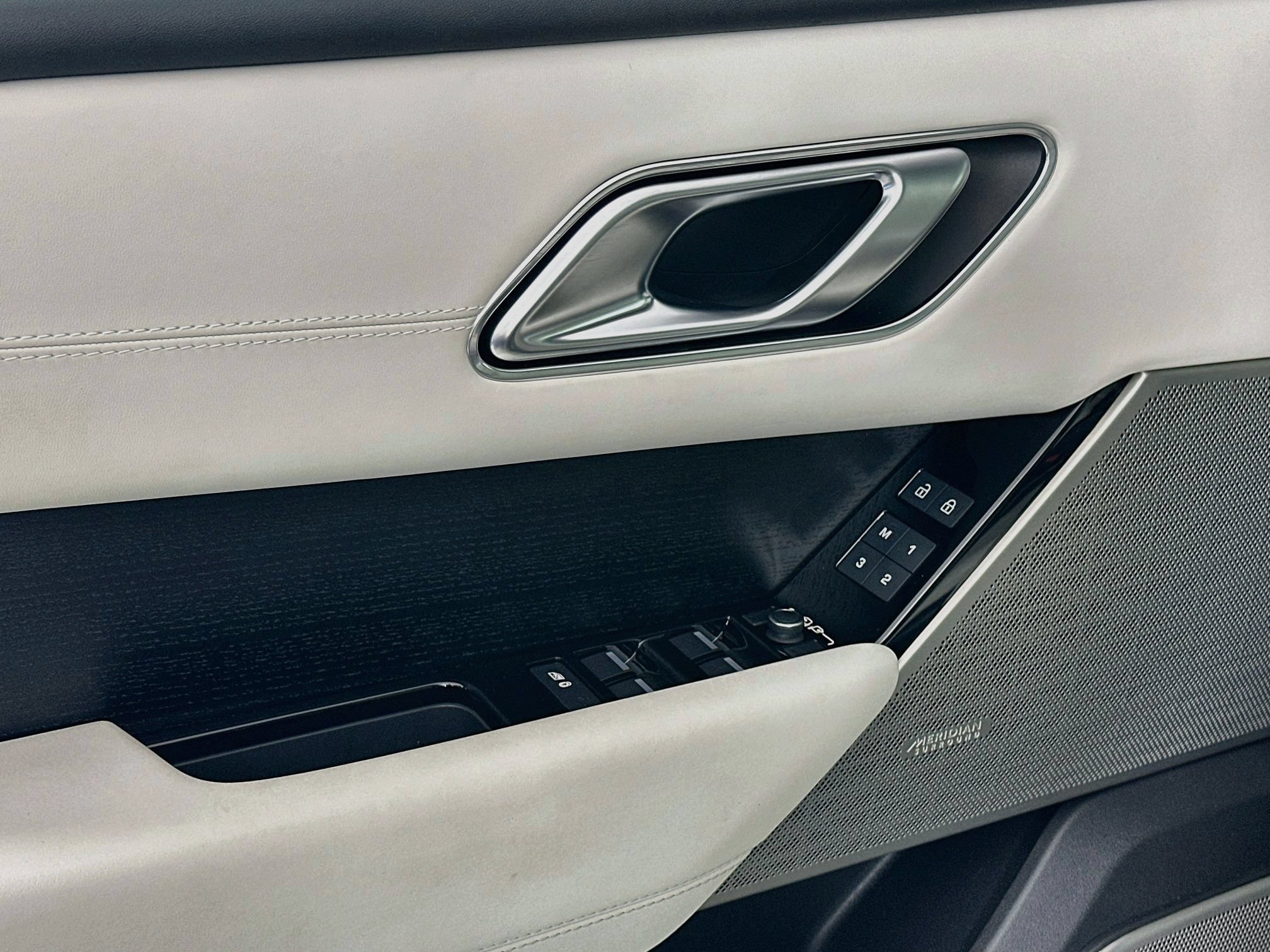 Certified 2023 Land Rover Range Rover Velar HST AWD/4WD image 16